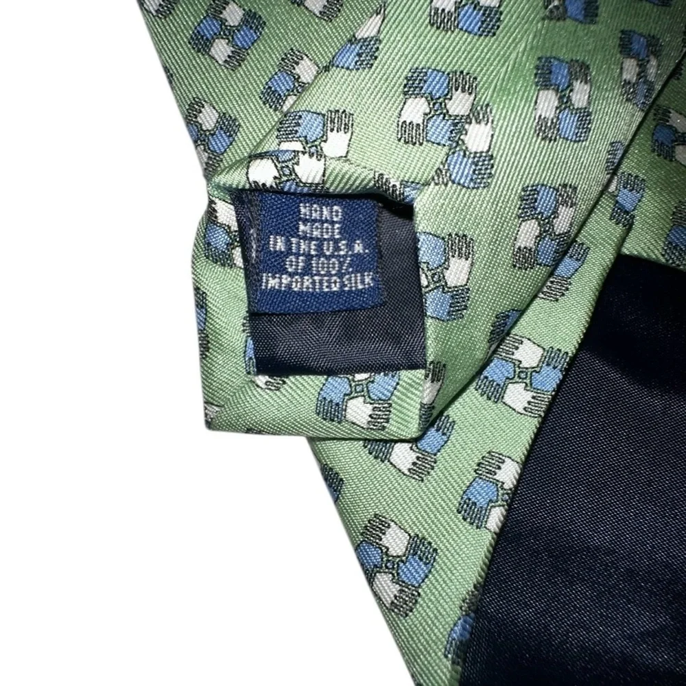 Vineyard Vines Mens Tie Silk Green Linked Hands Custom Handmade 61x3.75” USA